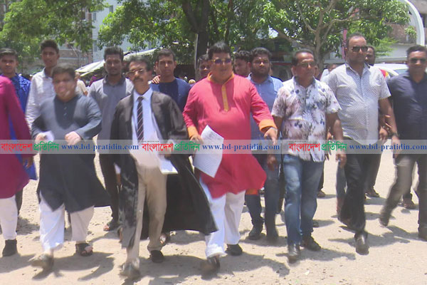 খুলনায় প্রিয়া সাহার বিরুদ্ধে রাষ্ট্রদ্রোহের অভিযোগ দাখিল