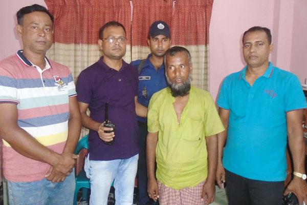 সান্তাহারে ছেলেধরা সন্দেহে এক ব্যক্তিকে গণপিটুনি

