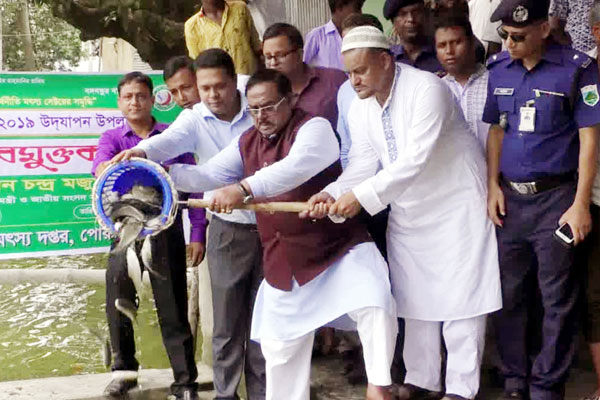 গুজব ছড়িয়ে যারা ফায়দা লুটতে চায় তাদের বিরুদ্ধে আইনি ব্যবস্থা: খাদ্যমন্ত্রী

