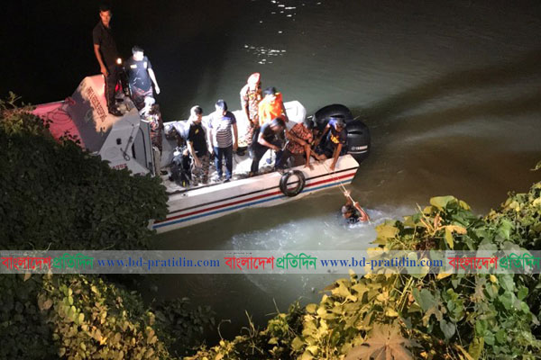 শনাক্ত হয়নি ট্যাক্সিক্যাবটির অবস্থান, স্রোতে ব্যাহত উদ্ধার কাজ