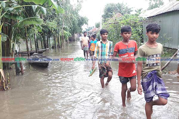 তিস্তার পানি বিপদসীমার উপরে, খাদ্য ও ত্রাণ সংকট