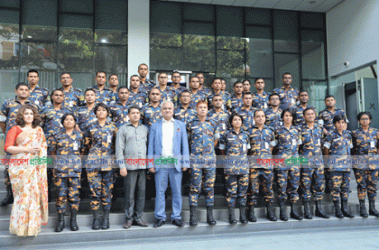 ইস্ট-ওয়েস্ট মিডিয়া পরিদর্শনে বিসিএস আনসার ক্যাডারের কর্মকর্তারা