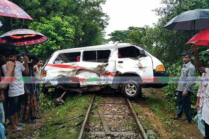 রেলমন্ত্রী আসার আগেই চবির শাটল লাইনে মারাত্মক দুর্ঘটনা