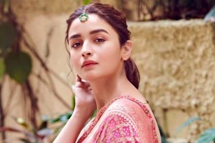 বিয়ের পোশাক বানাতে সব্যসাচীর কাছে ছুটলেন আলিয়া ভাট!