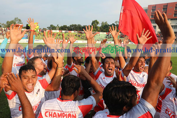 ইতিহাস গড়ে প্রিমিয়ার লিগ চ্যাম্পিয়ন বসুন্ধরা কিংস