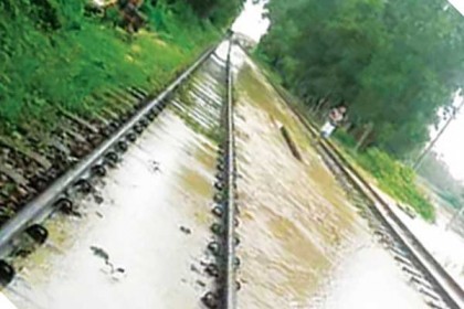 পাহাড়ি ঢলে ঝুঁকিপূর্ণ ঢাকা-চট্টগ্রাম রেলপথ