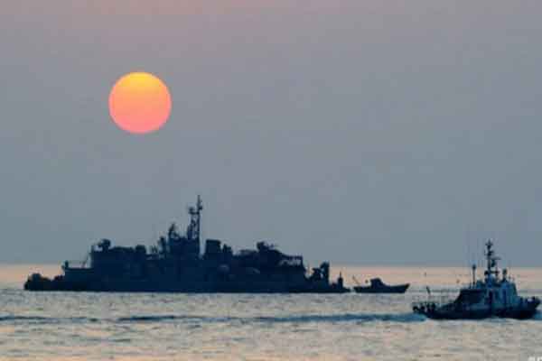 দক্ষিণ কোরিয়ায় ৩ ক্রুসহ উত্তর কোরিয়ার নৌকা আটক