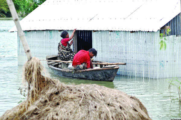 কাজ নেই, খাদ্য সংকট