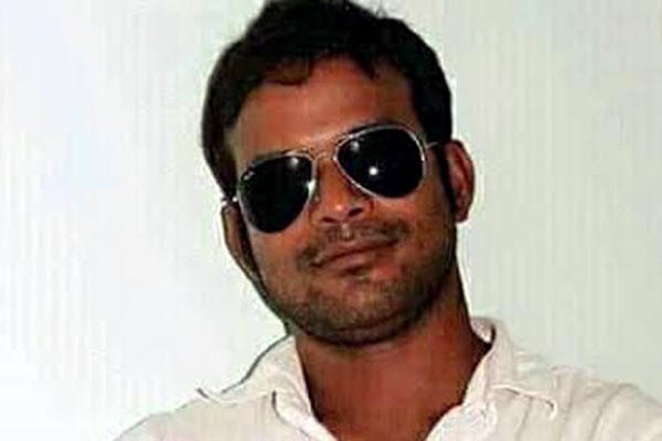 খুলনায় ফেন্সিডিল ও নারীসহ ছাত্রলীগ নেতা আটক
