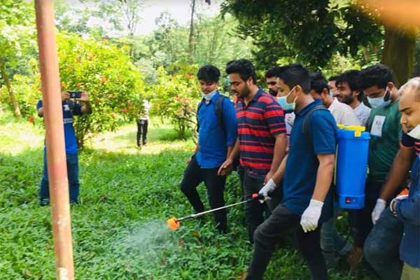 চবিতে মশা নিধনে কাজ করছে ছাত্রলীগ