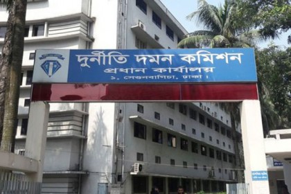 পাইলট নিয়োগে দুর্নীতির অভিযোগে বিমানের এমডিসহ ৫ জনকে জিজ্ঞাসাবাদ