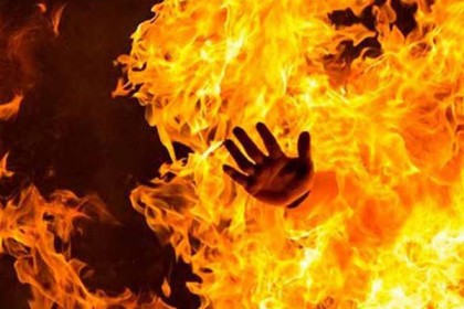 'জয় শ্রী রাম' না বলায় মুসলিম কিশোরের গায়ে আগুন