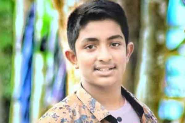 অ্যাম্বুলেন্সে ছাত্রের মৃত্যু : যে ভিআইপির জন্য ফেরি বিলম্ব তার নির্দেশেই তদন্ত কমিটি