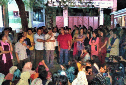জাবিতে ছাত্রীদের বিক্ষোভ