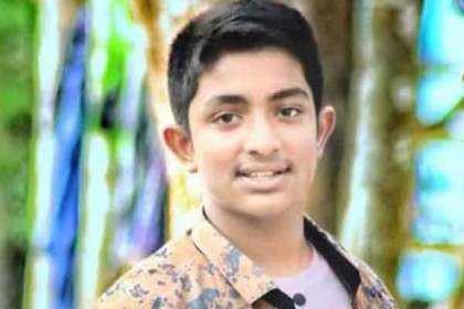 অ্যাম্বুলেন্সে ছাত্রের মৃত্যু : যে ভিআইপির জন্য ফেরি বিলম্ব তার নির্দেশেই তদন্ত কমিটি