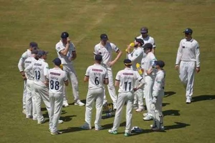নাম লেখা টেস্ট জার্সির অভিষেক অ্যাশেজেই