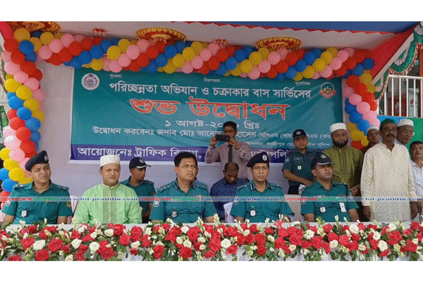 ঈদে সড়ক পরিস্থিতি স্বস্তিদায়ক রাখতে গাজীপুরে চক্রাকার বাস