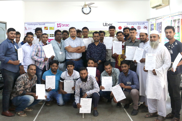 ব্র্যাকের সহায়তায় চালকদের সড়ক নিরাপত্তার বিষয়ে প্রশিক্ষণ দিল উবার