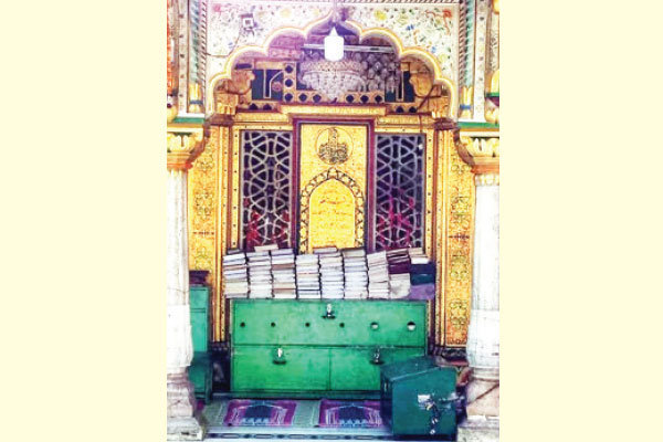 দিল্লিতে নিজামউদ্দিন আউলিয়া