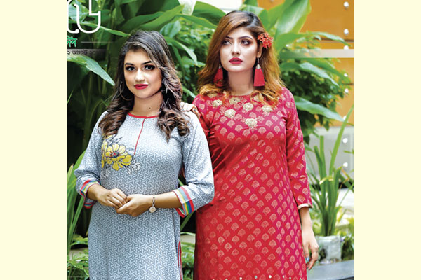পোশাকে উৎসবের ছোঁয়া