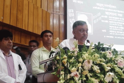 ডেঙ্গু মোকাবেলায় সমন্বিতভাবে কাজ করতে : স্বরাষ্ট্রমন্ত্রী
