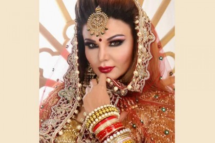 যেভাবে ভক্তের প্রেমে পড়েন রাখি সাওয়ান্ত