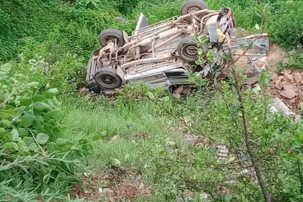 ভারতে স্কুলবাস খাদে পড়ে ৯ শিশু নিহত