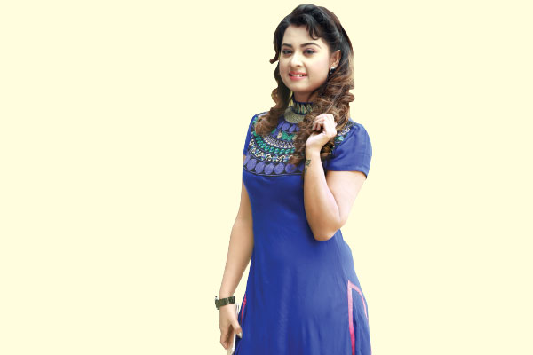 এবারও উৎসবকন্যা বুবলী