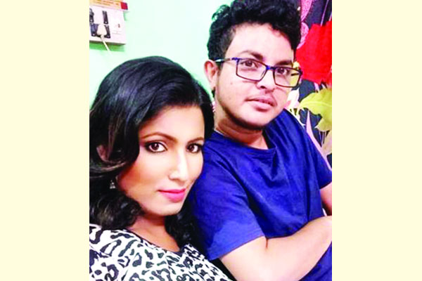 পশ্চিমবঙ্গে লিঙ্গান্তরিত জুটির প্রথম বিয়ে