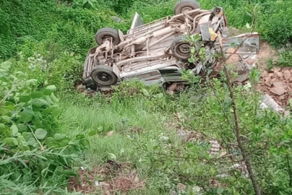 ভারতে স্কুলবাস খাদে পড়ে ৯ শিশু নিহত