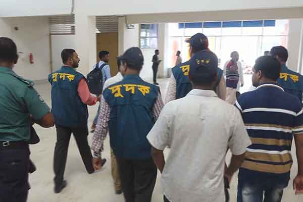 খুলনায় রেলে ভিআইপি’র নামে টিকিট কালোবাজারি