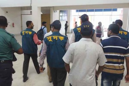 খুলনায় রেলে ভিআইপি’র নামে টিকিট কালোবাজারি