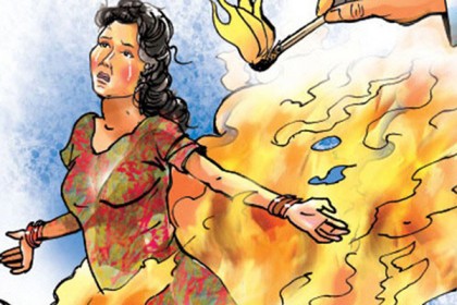 স্বামীর পরকীয়ায় বাধা দেওয়ায় স্ত্রীকে পুড়িয়ে হত্যা