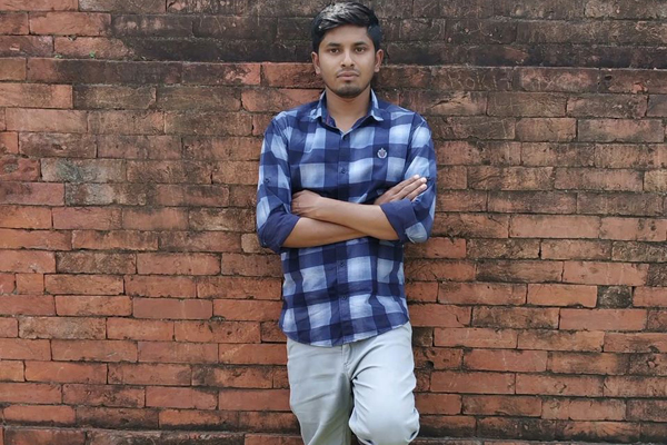 পানিতে পড়ে থাকা তারে তরুণ চিকিৎসকের মৃত্যু