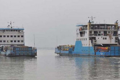 কারও জন্য অপেক্ষা করছে না ফেরি, নেই ‘ভিআইপি’ কল