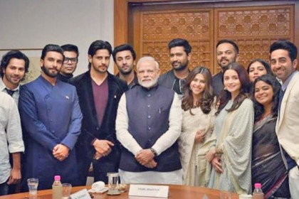 বিতর্কের মধ্যে কাশ্মীরে সিনেমার শুটিং করার আহ্বান মোদির