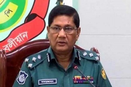 'ঈদগাহে প্রবেশে জায়নামাজ-ছাতা ছাড়া আর কিছু নয়'