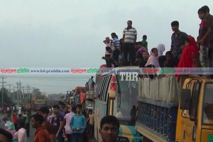 বঙ্গবন্ধু সেতুতে পারাপারে রেকর্ড, টাঙ্গাইল-ঢাকা মহাসড়কে যানবাহনের ধীরগতি