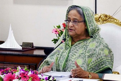 ছুটির দিনেও ব্যস্ত সময় কাটালেন প্রধানমন্ত্রী 