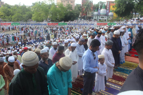 সিলেটে ঈদ-উল-আজহার জামাতে লাখো মুসল্লির নামাজ আদায়