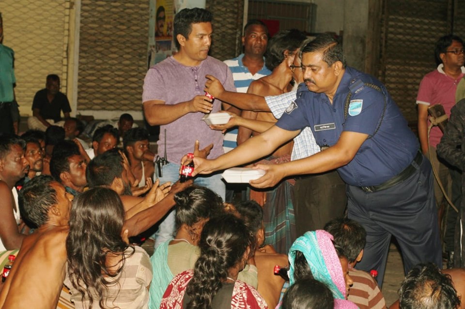 ঈদে নিরানন্দ মানুষের মুখে হাসি ফোটায় যারা