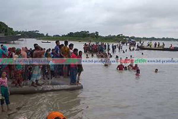 পদ্মায় গোসল কর‌তে গি‌য়ে ভাই-‌বোন নি‌খোঁজ