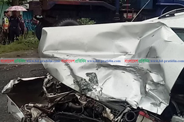 ঘুম কেড়ে নিল প্রাইভেটকারচালকের প্রাণ, সার্কেল এএসপিসহ আহত ৩