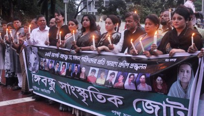 বঙ্গবন্ধুসহ শহীদদের স্মরণে শহীদ মিনারে প্রদীপ প্রজ্জ্বলন