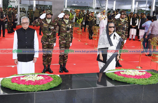 বঙ্গবন্ধুর প্রতিকৃতিতে রাষ্ট্রপতি-প্রধানমন্ত্রীর শ্রদ্ধা