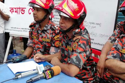ঝিলপাড় বস্তিতে অগ্নিকাণ্ডে তিন হাজার পরিবার ক্ষতিগ্রস্ত: ফায়ার সার্ভিস