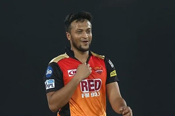 আইপিএলে অধিনায়ক হওয়ার দৌড়ে সাকিব