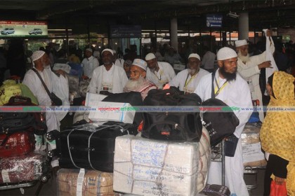 দেশে ফিরেছেন ১২ হাজার হাজী, ৮৯ জনের মৃত্যু
