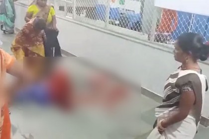 বেড নেই, হাসপাতালের বারান্দাতেই সন্তান প্রসব!