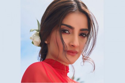 কাশ্মীর ইস্যুতে মুখ খুললেন সোনম কাপুর